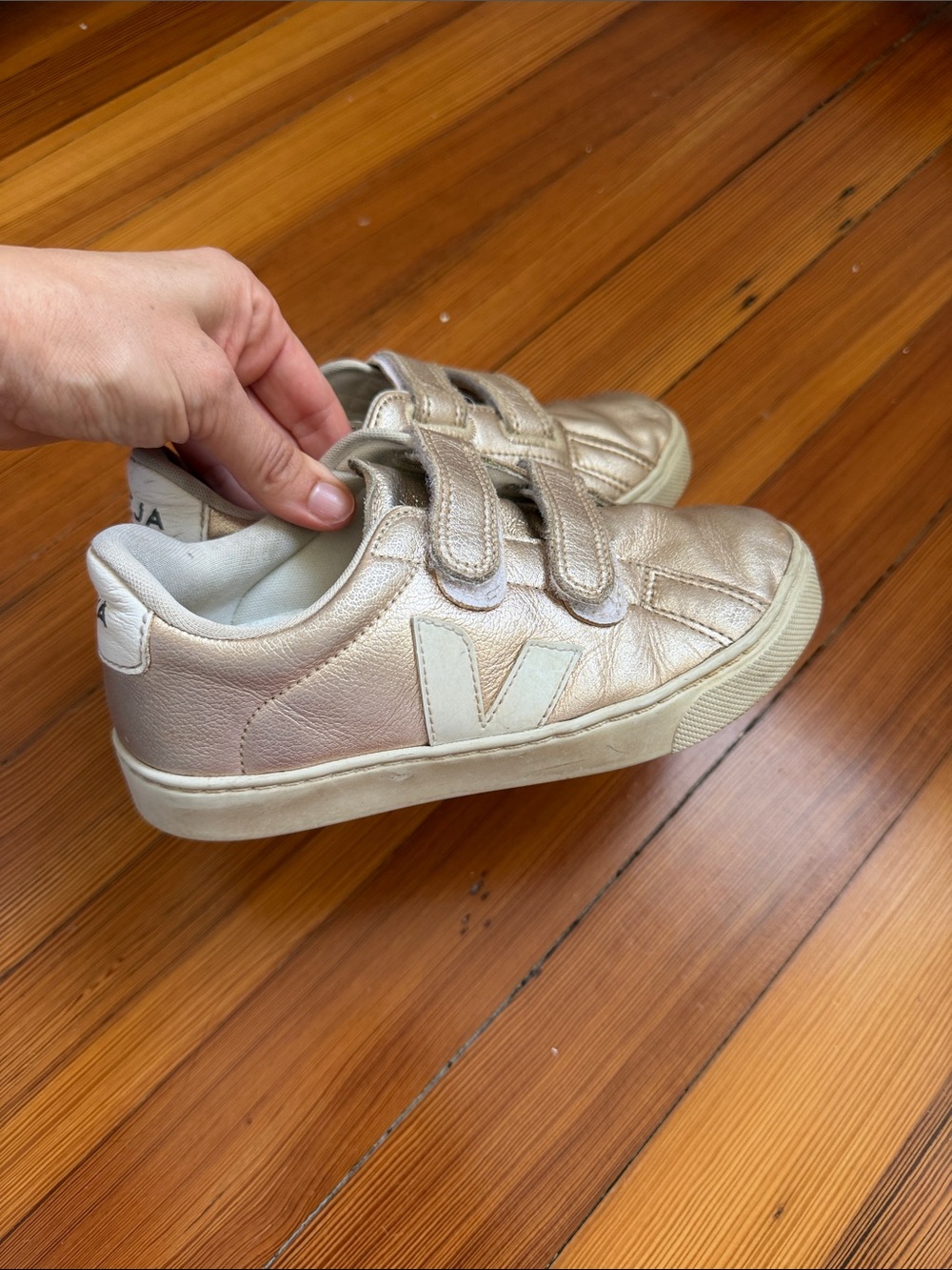 Veja Kids Metallic Rose Gold Velcro Sneakers